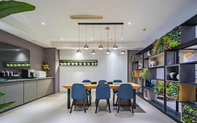 Homeinn Selected Hotel (Chengdu Panda Base Zoo Subway Station)