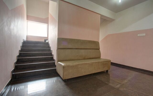 Oyo 28738 Abbirami Hotels