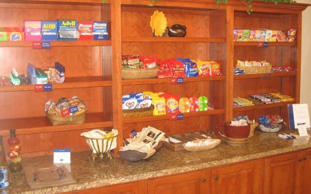 Candlewood Suites Waterloo- Cedar Falls