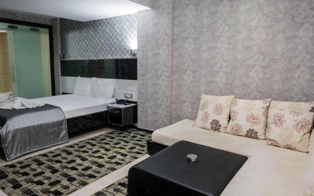 Halley Hotel