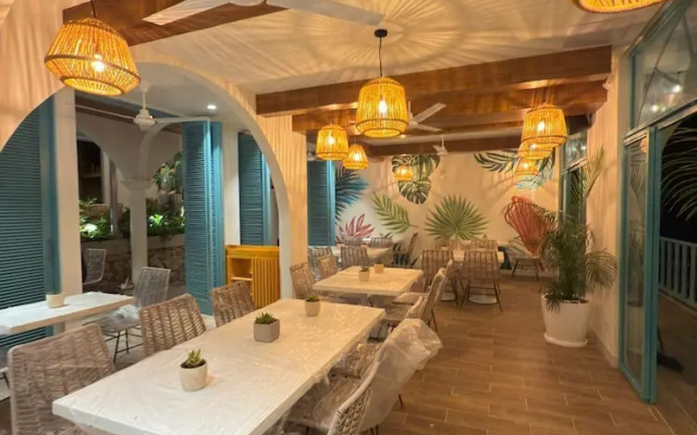 Adra Hostel Peten