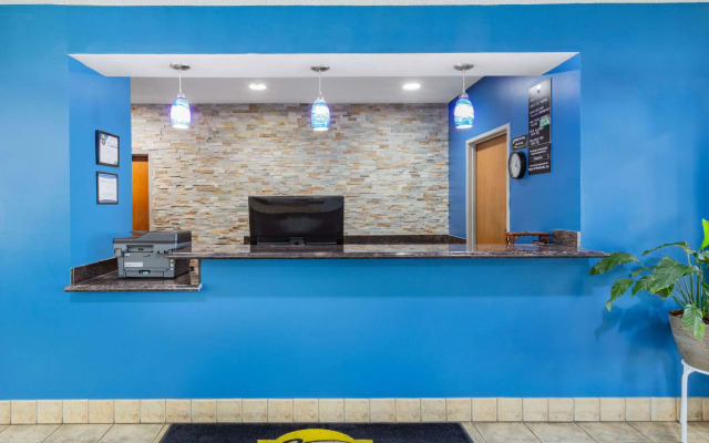 Super 8 by Wyndham Kokomo