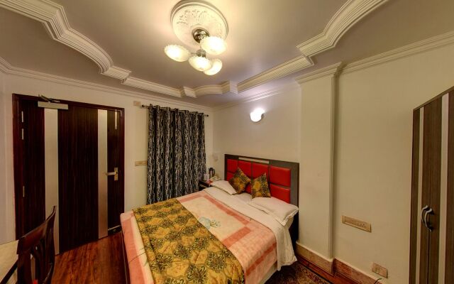 Hotel Shilton by Royal Collection
