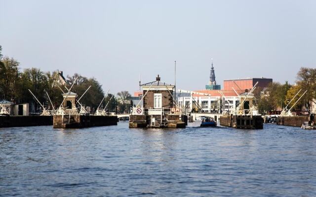 SWEETS - Amstelschutsluis