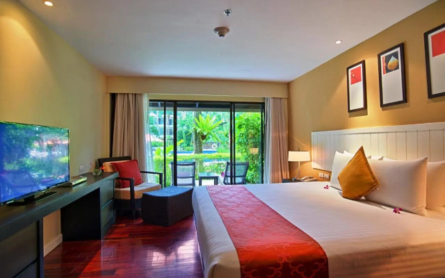 Courtyard Phuket at Surin Beach