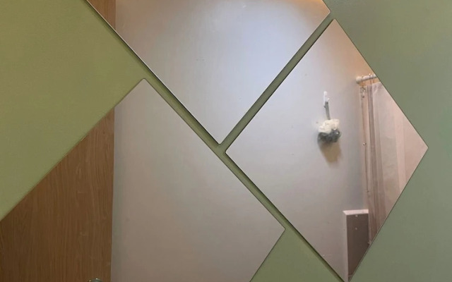Poolside Apartment - Sleeps 4, Ac & Hot Shower