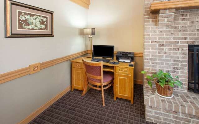 AmericInn by Wyndham Grundy Center