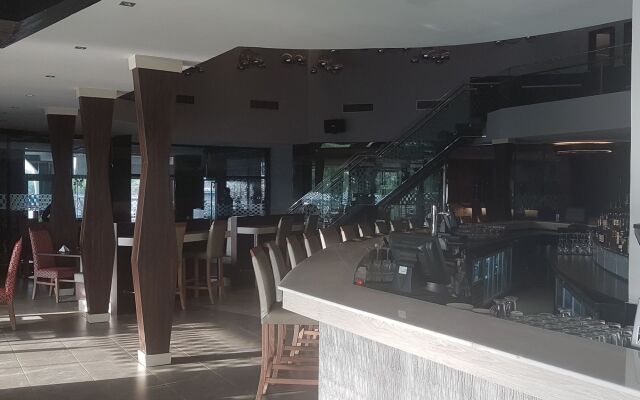 Francis Hotel