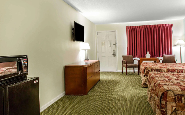 Rodeway Inn Groton - New London