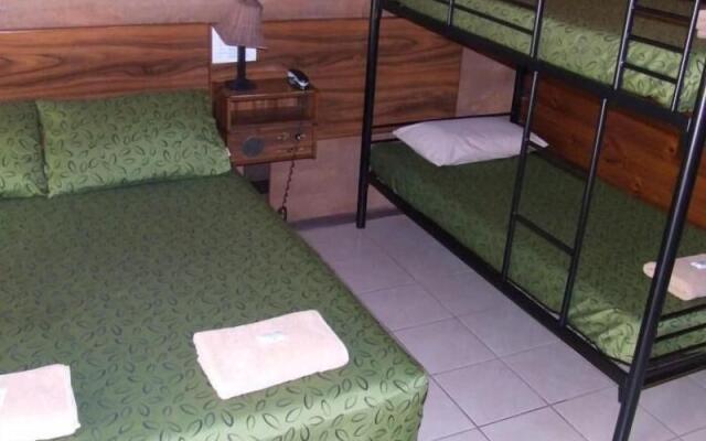 Territory Manor Motel & Caravan Park