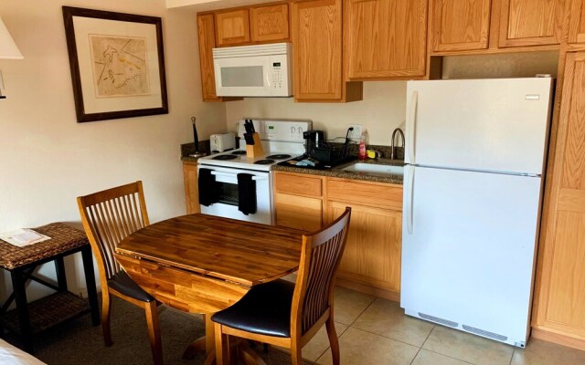 Canyon Plaza Premier Studios and Apts