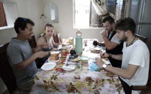 JJ&JE Family House - Hostel
