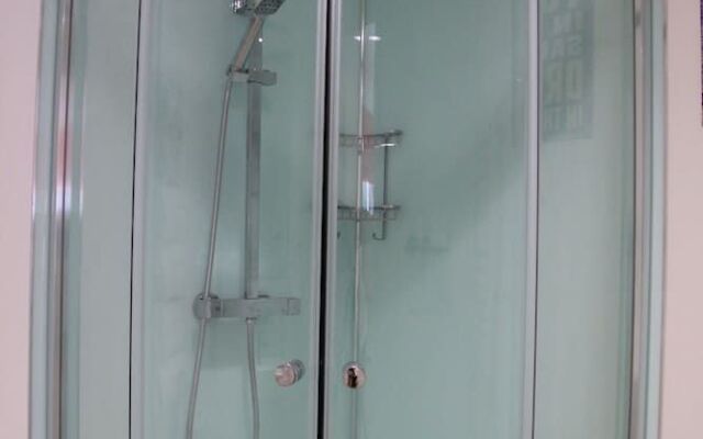 Falmouth Marina Apartment
