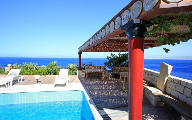 Villa Diktynna Embrace the Endless Blue