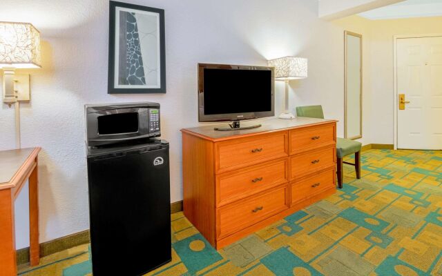 La Quinta Inn & Suites by Wyndham Sherman