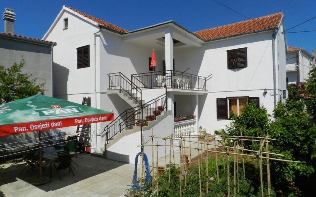 Apartment and Room Ivica