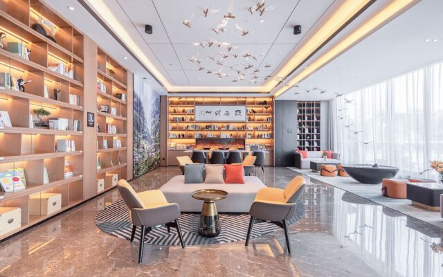 Atour Hotel Jiangxia Metro Station