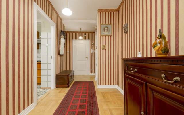 Apartment With 3 Bedrooms by Renters