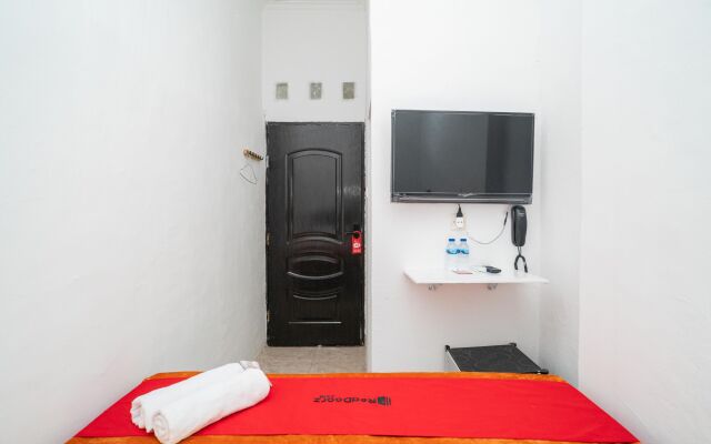 RedDoorz @ Aralia Harapan Indah