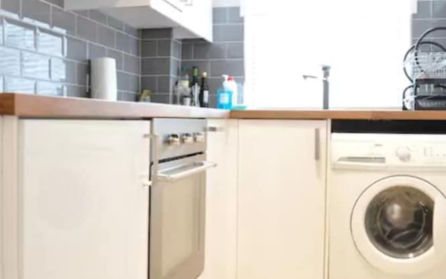 Central 2 Bedroom Property in Marble Arch