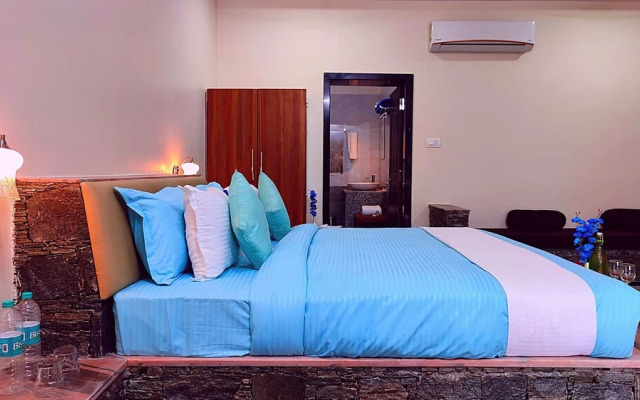 Takhat Villa by ShriGo Hotels