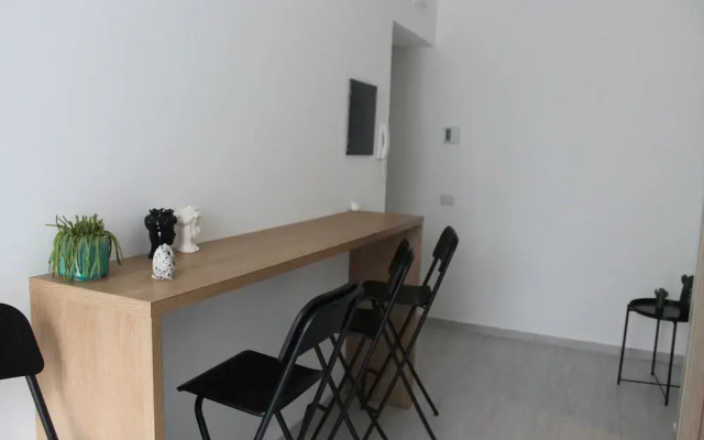 Destefano Central Apartment with Balcony