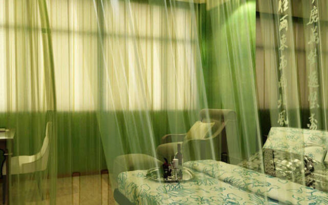 Zhenjiang Yijing Theme Hotel