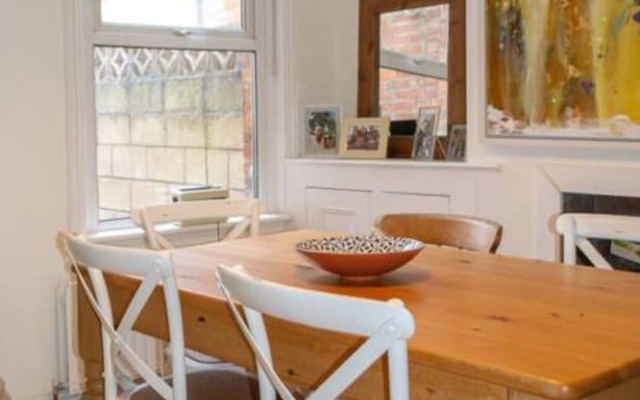 Bright 3 Bedroom House in East Oxford