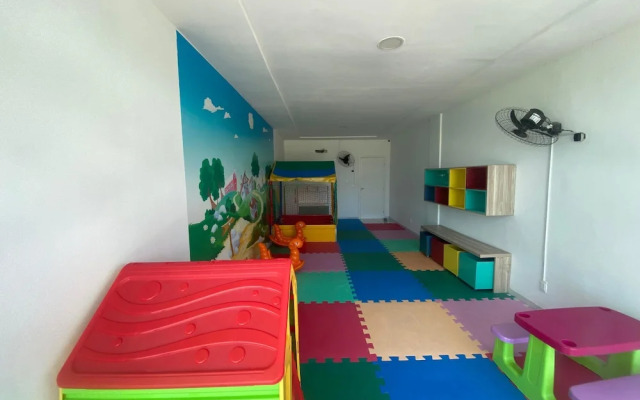 Flat 110 Muro Alto CC by LaPlaya