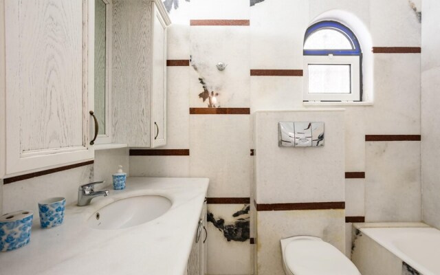 Chelonaria Garden Getaway - Coastal Sea Serenity