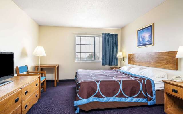 Super 8 by Wyndham Neillsville WI