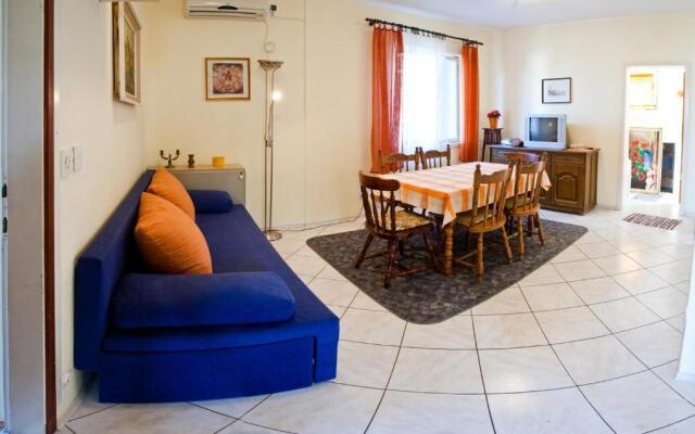 Apartments Sanda - 10 M from the beach