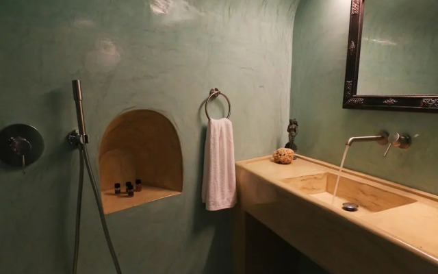 The Commander s Cave