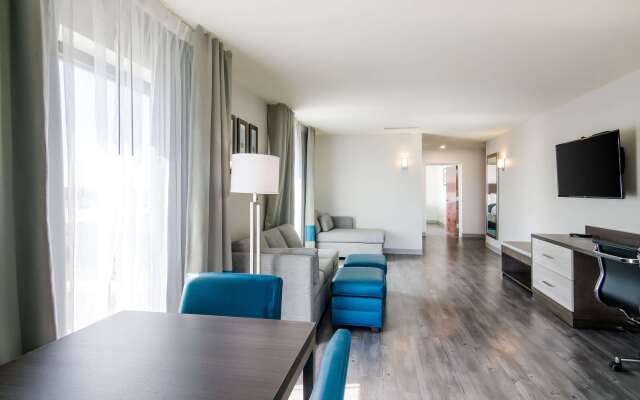 Comfort Inn & Suites Gulf Shores East Beach near Gulf State Park