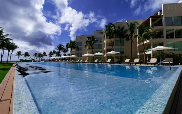 Elements 118 2 Bedroom Condo by Redawning