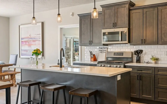 Zion's Paradise 6 Bedroom Townhouse