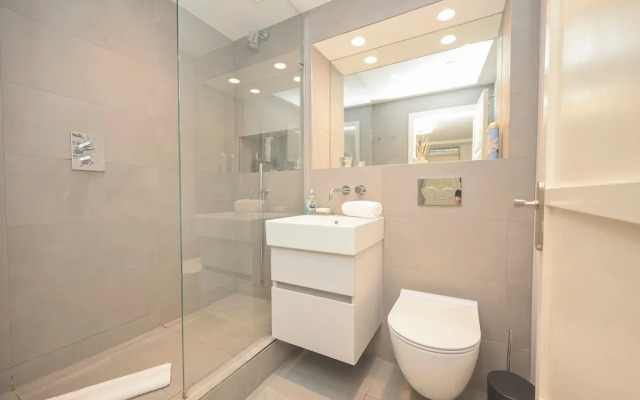 Modern 1Bd Basement Flat Near Victoria Park London