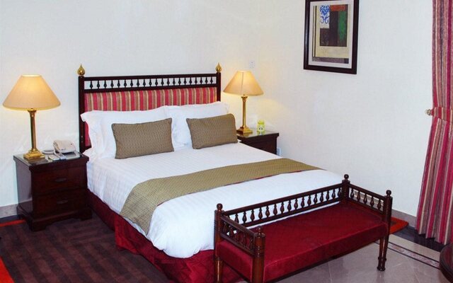 Avari Xpress Residence School Road
