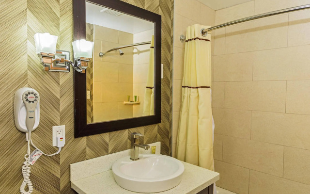 AArya Hotel By Niagara Fashion Outlets