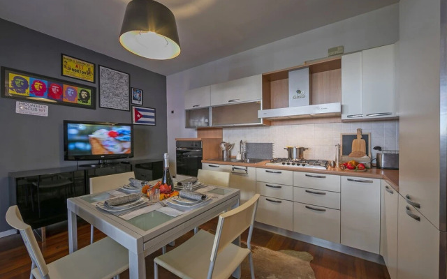 Suite 22