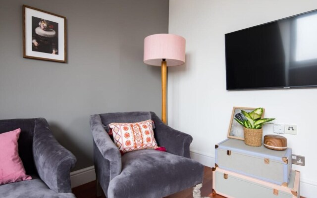 The Cromwell Road Escape - Modern & Central 1BDR Flat with Rooftop Terrace