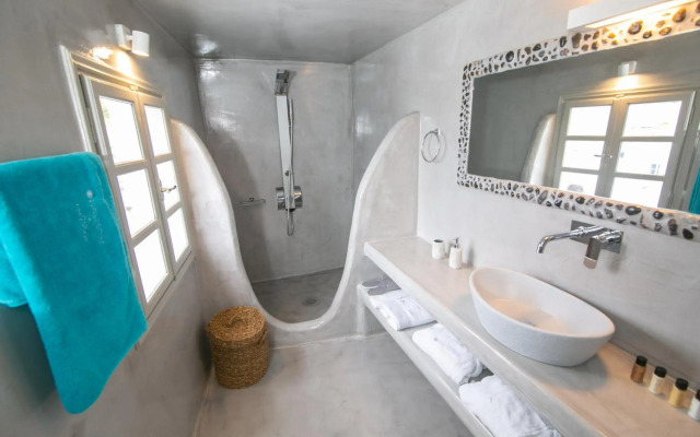 Kaleidoscope Cave Houses Oia