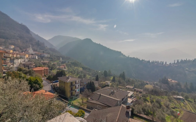 Roberta s Home in Perledo