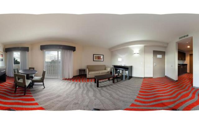 Holiday Inn Express Hotel Naples Downtown - 5th Avenue