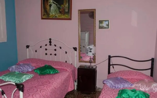 Leidys and Friends Rooms