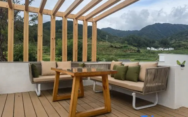 Wuyuan Zuo'an Zhiye Homestay (Guling Scenic Area)