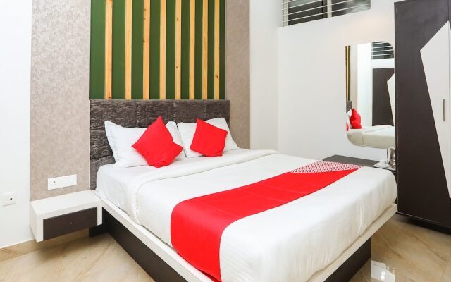 OYO 15843 SJ Residency