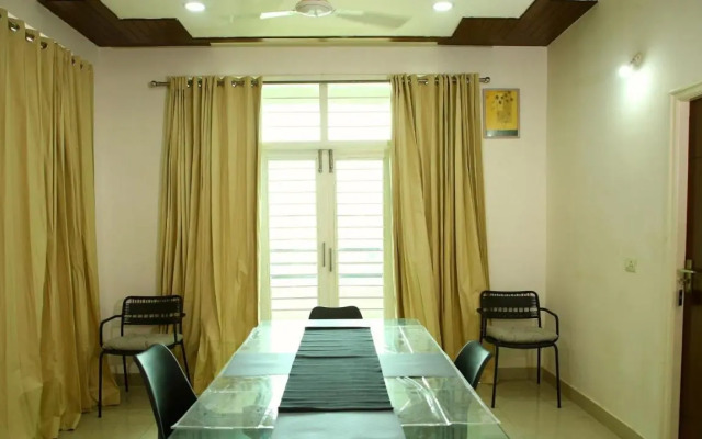 OYO 12459 SilverKey Gachibowli
