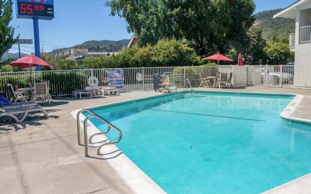 Motel 6 Ukiah, CA