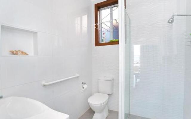 Beachcomer, Unit 1 - The Entrance, NSW